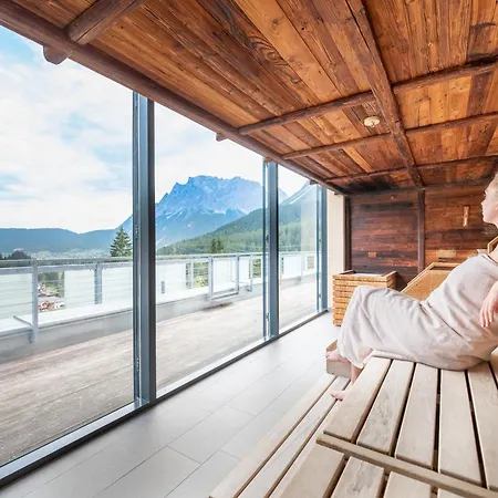Hotel Mytirol 3*
